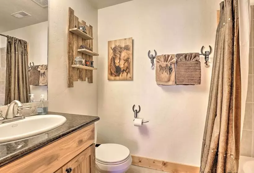 Deck, Bar & Mtn Views: Grand Granby Retreat!