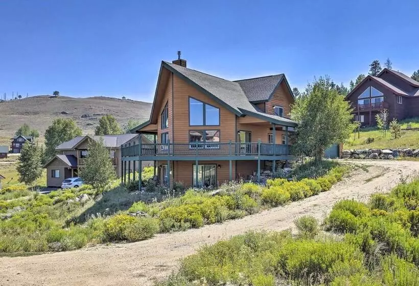 Deck, Bar & Mtn Views: Grand Granby Retreat!