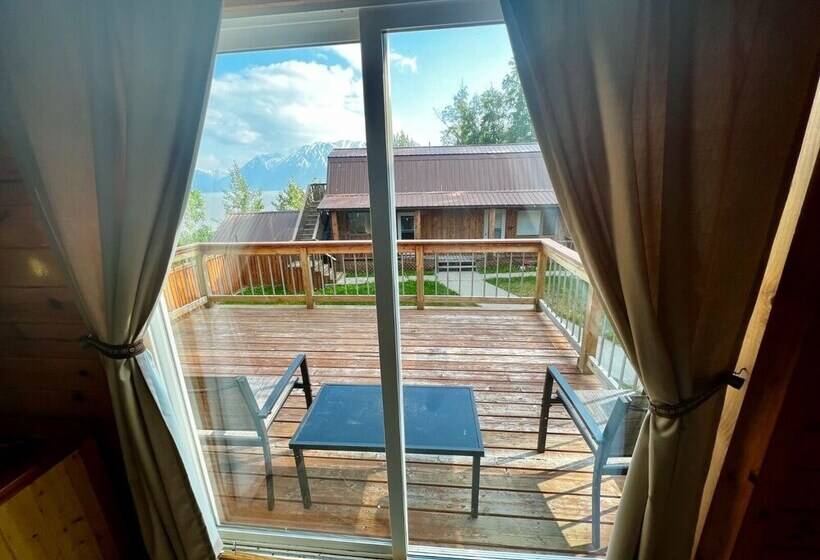 Indian Cabin Close To Alyeska