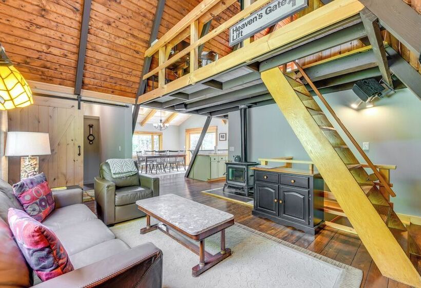 Inviting A Frame Cabin W/ Saltwater Hot Tub!