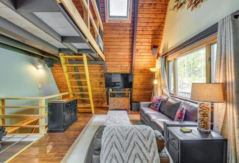 Inviting A Frame Cabin W/ Saltwater Hot Tub!