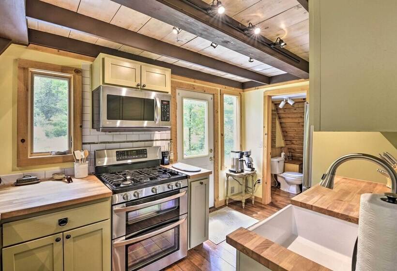 Inviting A Frame Cabin W/ Saltwater Hot Tub!