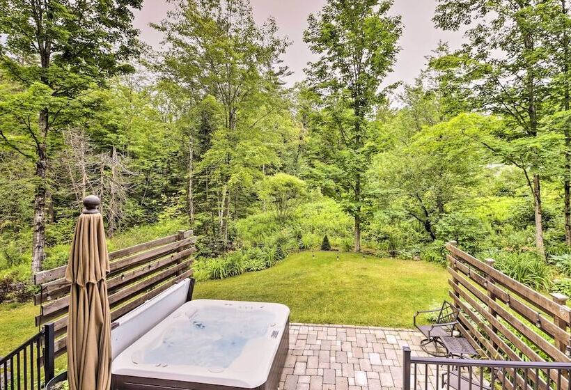 Inviting A Frame Cabin W/ Saltwater Hot Tub!