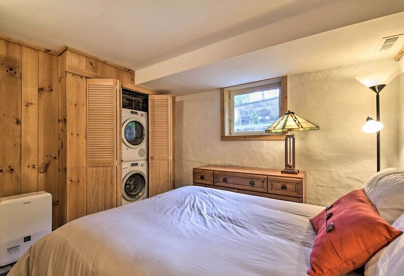 Inviting A Frame Cabin W/ Saltwater Hot Tub!