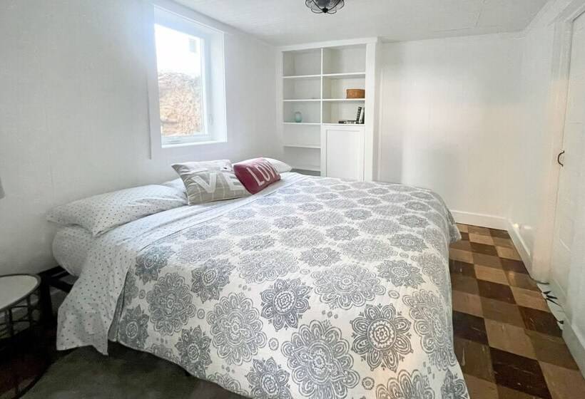 Walk To Beach: Lake Michigan Getaway!