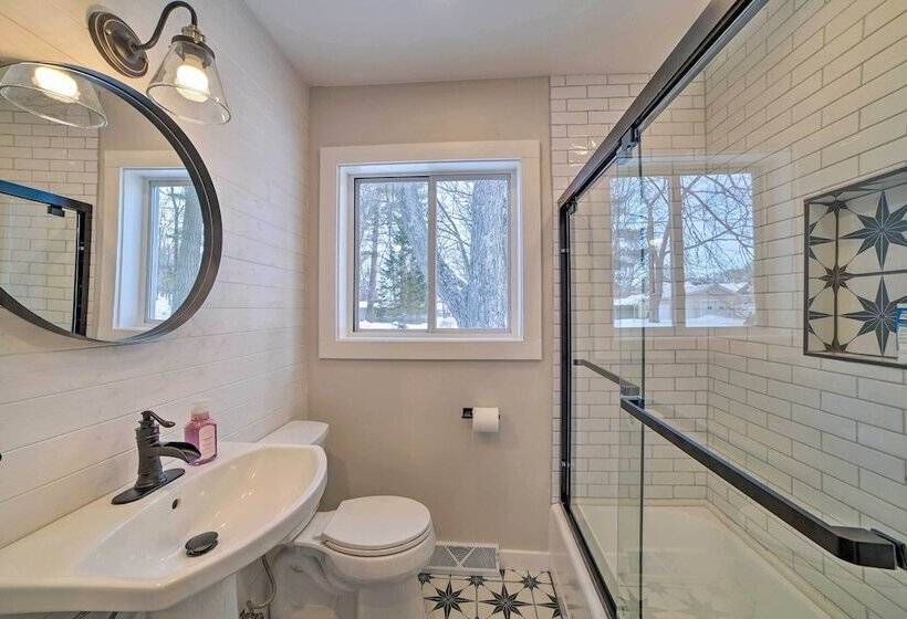 Walk To Beach: Lake Michigan Getaway!