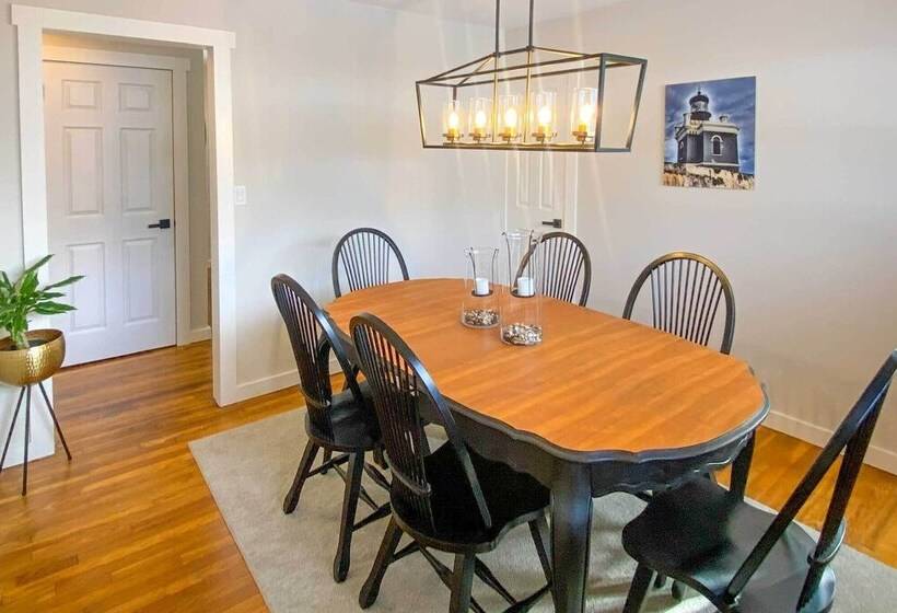 Walk To Beach: Lake Michigan Getaway!