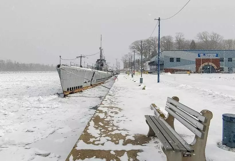 Walk To Beach: Lake Michigan Getaway!