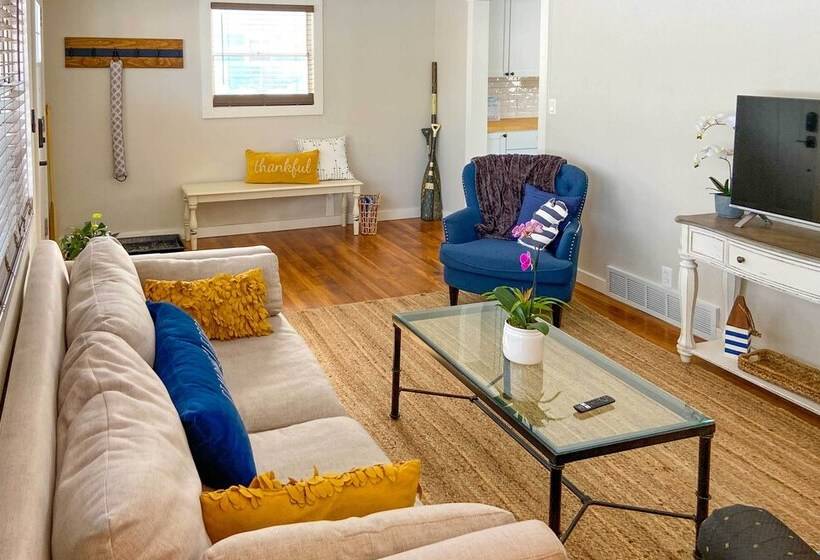 Walk To Beach: Lake Michigan Getaway!