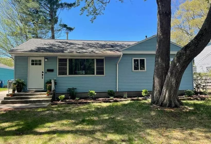 Walk To Beach: Lake Michigan Getaway!