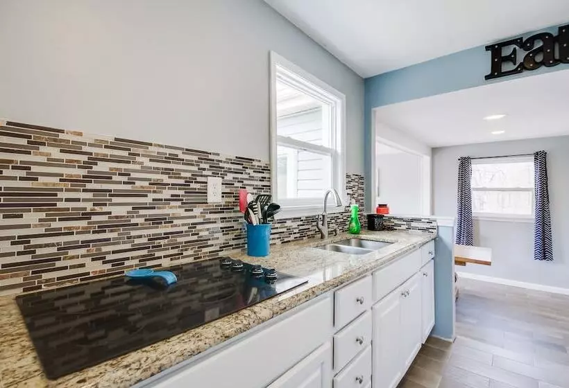 Dock & Furnished Deck: Lakefront Gravois Mills Gem