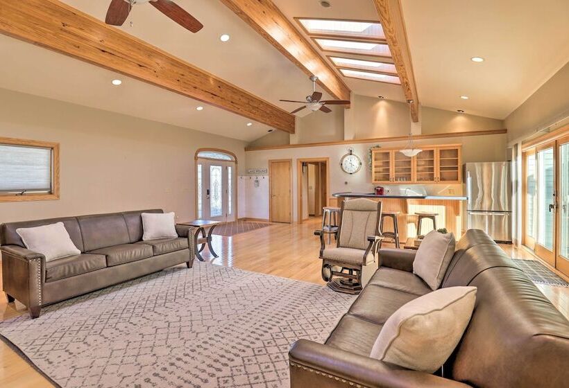 Lakefront Romulus Retreat W/ Private Dock!