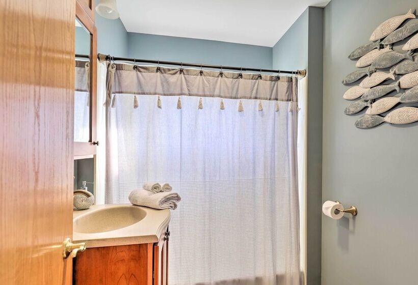 Lakefront Romulus Retreat W/ Private Dock!