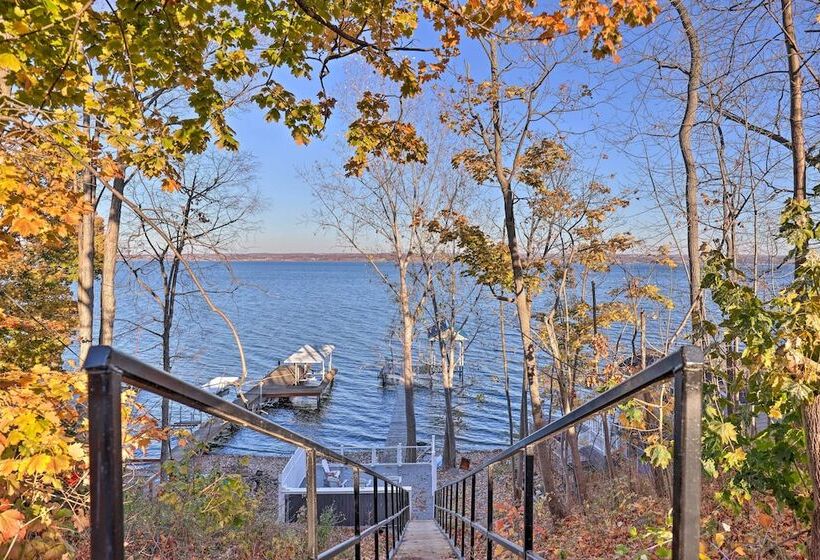 Lakefront Romulus Retreat W/ Private Dock!