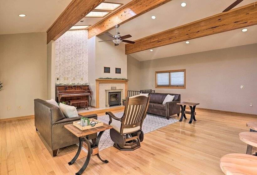 Lakefront Romulus Retreat W/ Private Dock!