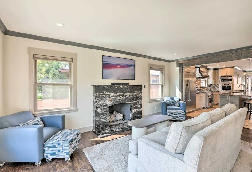 Luxe Home W/ Backyard Oasis ~ 1 Mi To Midtown