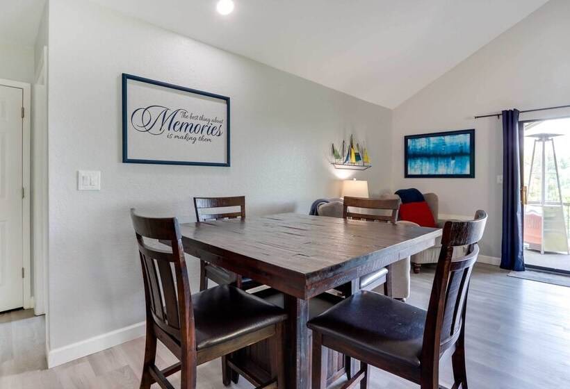 Hot Tub & Deck: Margaritaville Resort Retreat!