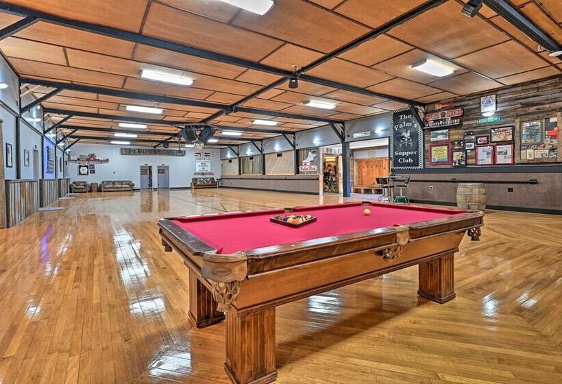 Massive Hatfield Loon Lodge W/ Roller Rink