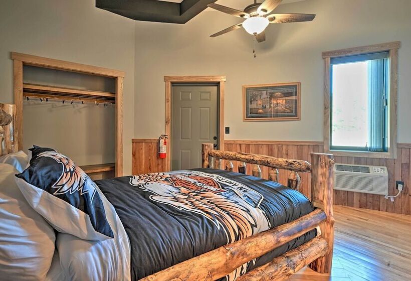 Massive Hatfield Loon Lodge W/ Roller Rink