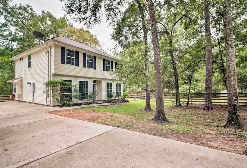 Modern Montgomery Home W/ Backyard, Deck, & Grill