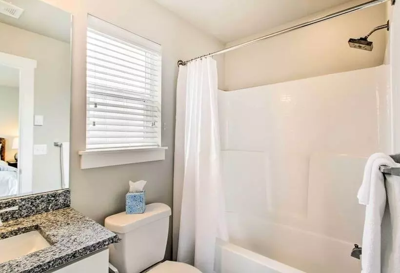 Ocean Shores House W/ Hot Tub   Walk To Beach