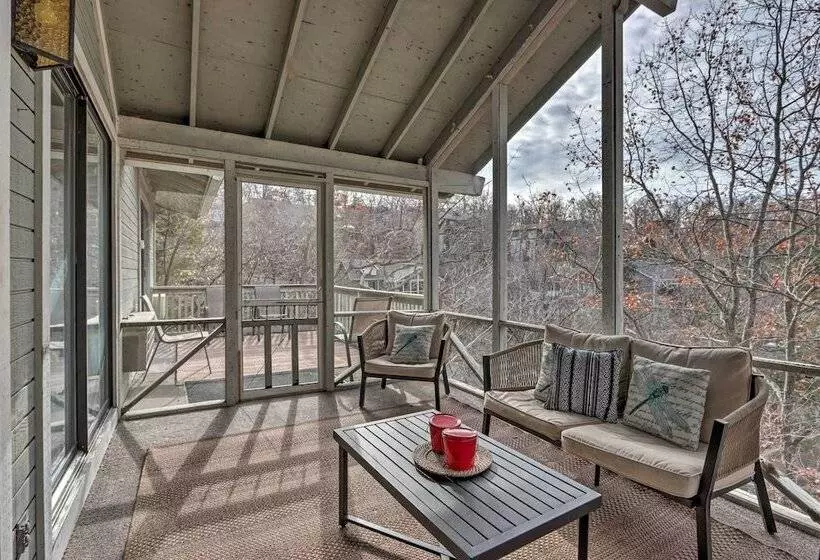 Osage Beach Family Home With Resort Perks!