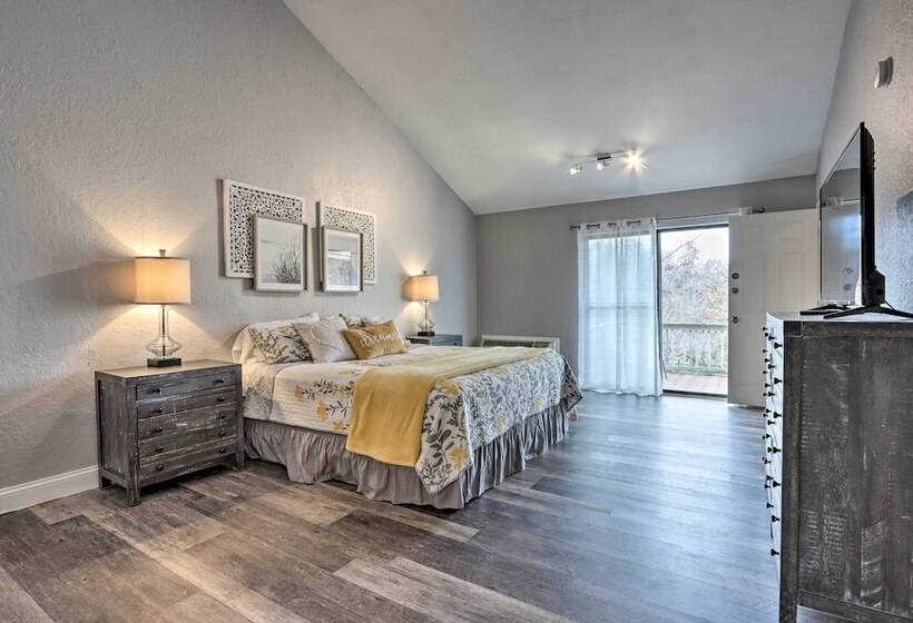 Osage Beach Family Home With Resort Perks!