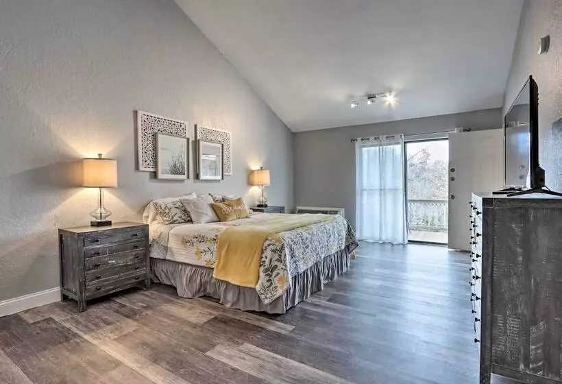 Osage Beach Family Home With Resort Perks!