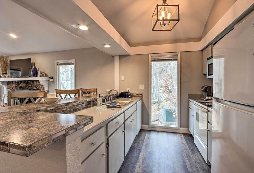 Osage Beach Family Home With Resort Perks!