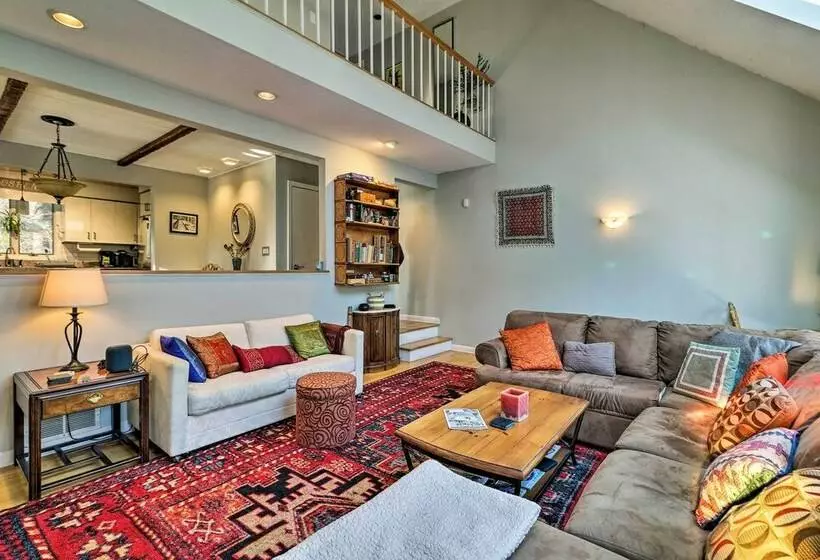 Peaceful Goshen Cottage W/ Screened Porch & Views!