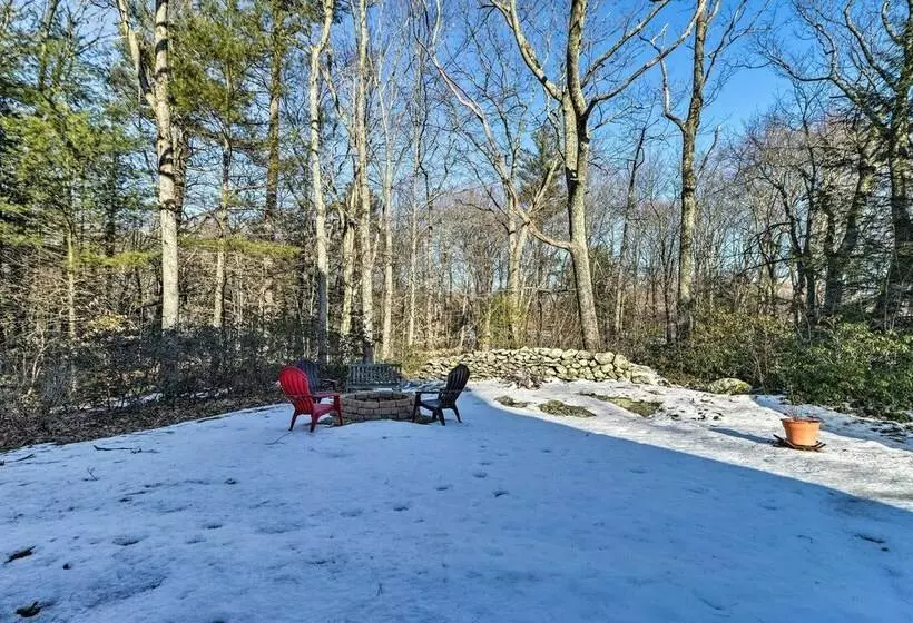 Peaceful Goshen Cottage W/ Screened Porch & Views!