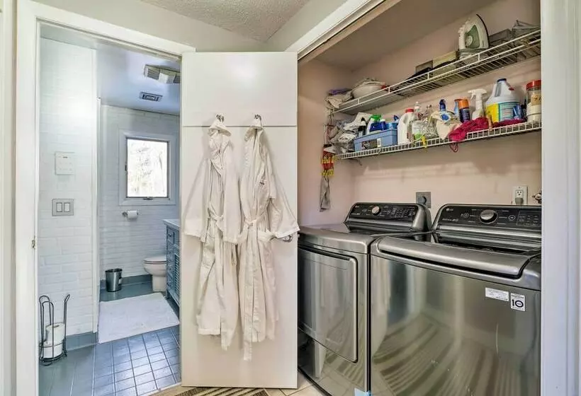 Peaceful Goshen Cottage W/ Screened Porch & Views!