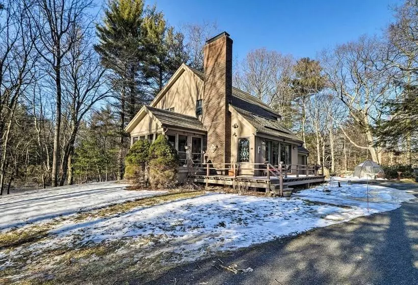 Peaceful Goshen Cottage W/ Screened Porch & Views!