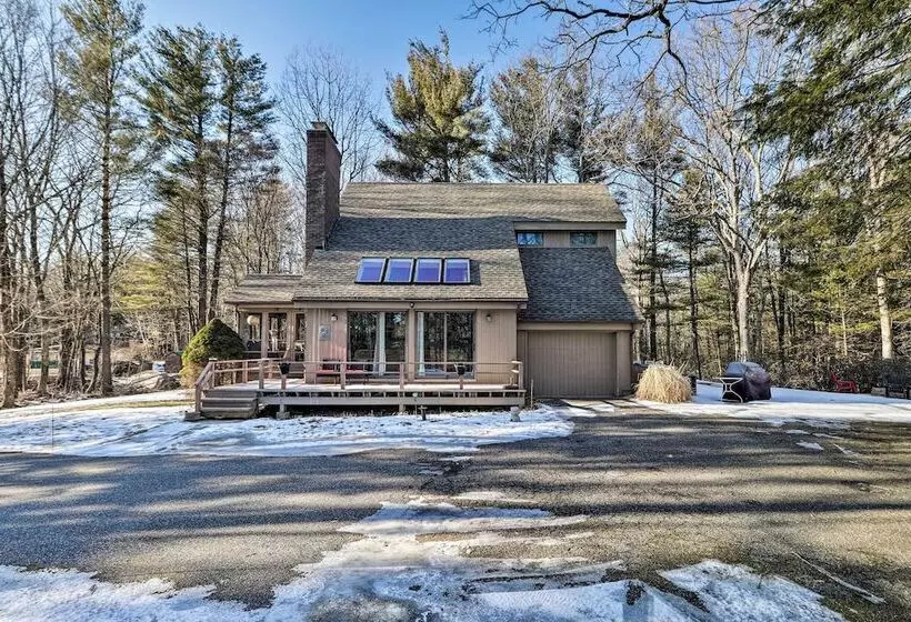 Peaceful Goshen Cottage W/ Screened Porch & Views!