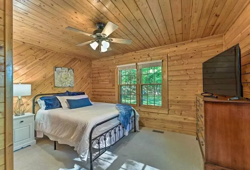 Peaceful Moravian Falls Cabin Near Fishing!