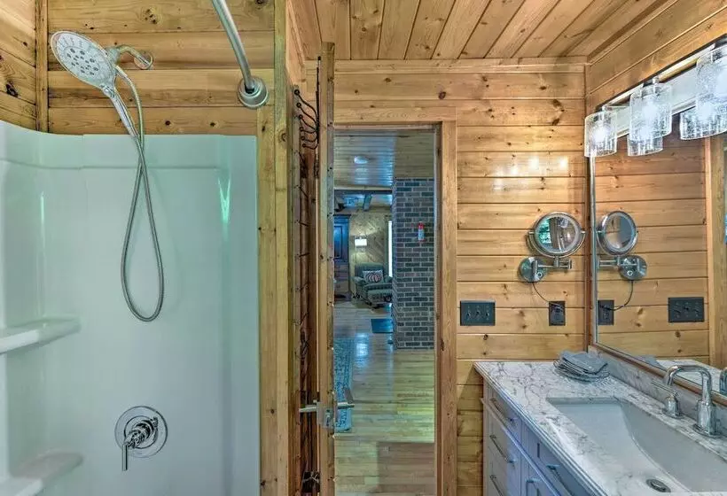 Peaceful Moravian Falls Cabin Near Fishing!