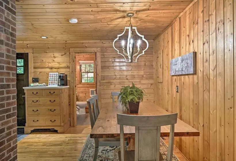 Peaceful Moravian Falls Cabin Near Fishing!