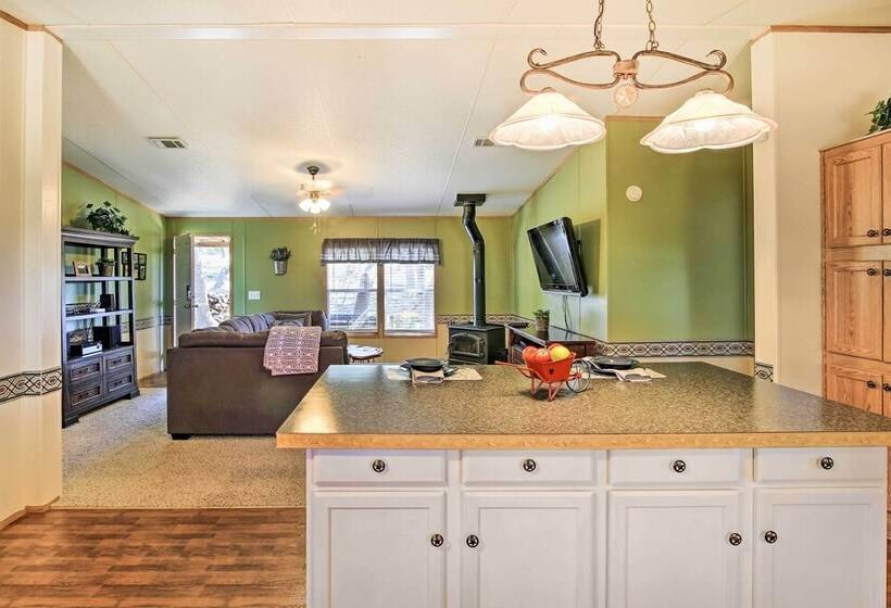 Private Hill Country House W/ Deck On 7 Acres!