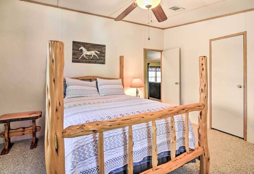 Private Hill Country House W/ Deck On 7 Acres!