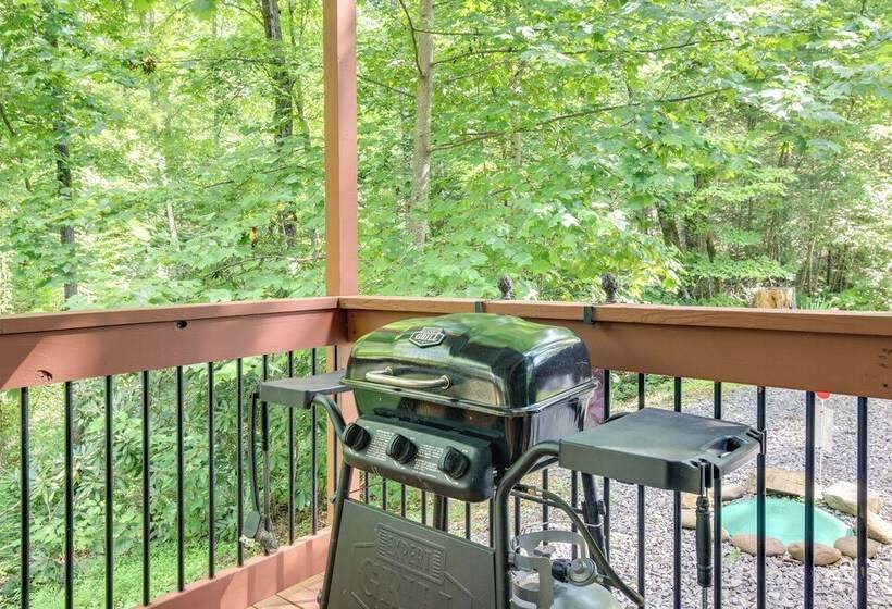 Quaint Smoky Mountain Cabin 4 Mi To Gatlinburg!