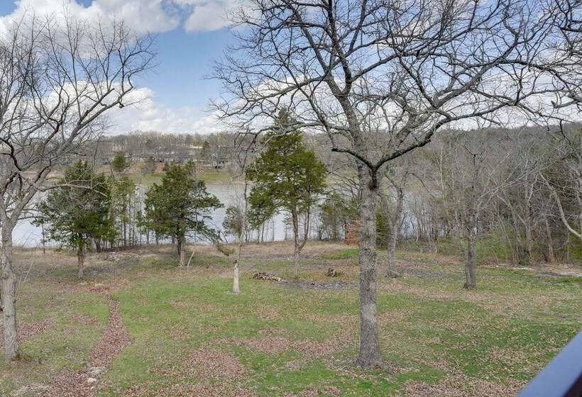 Reeds Spring Retreat W/ Lakeview Deck + Grill