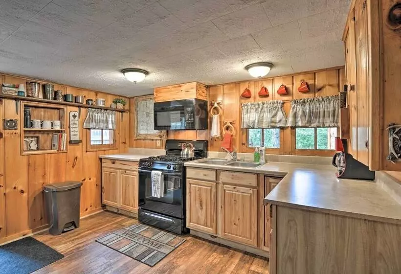 Rustic Frederic Cabin Near Cross Country Skiing!