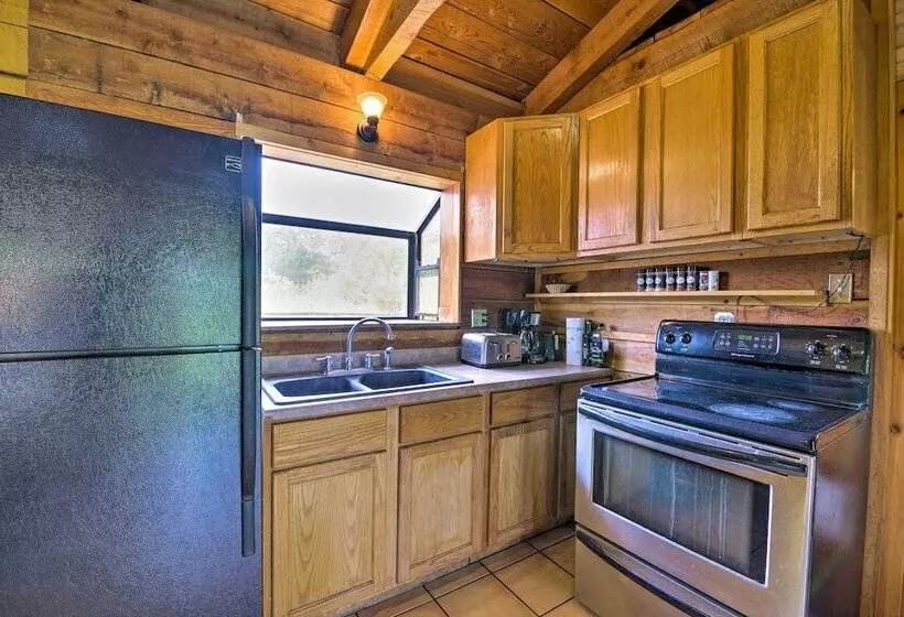 Rustic Idaho Cabin < 10 Mi To Payette Lake!