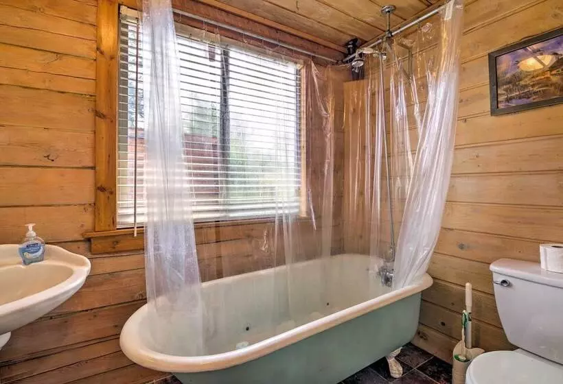 Rustic Idaho Cabin < 10 Mi To Payette Lake!