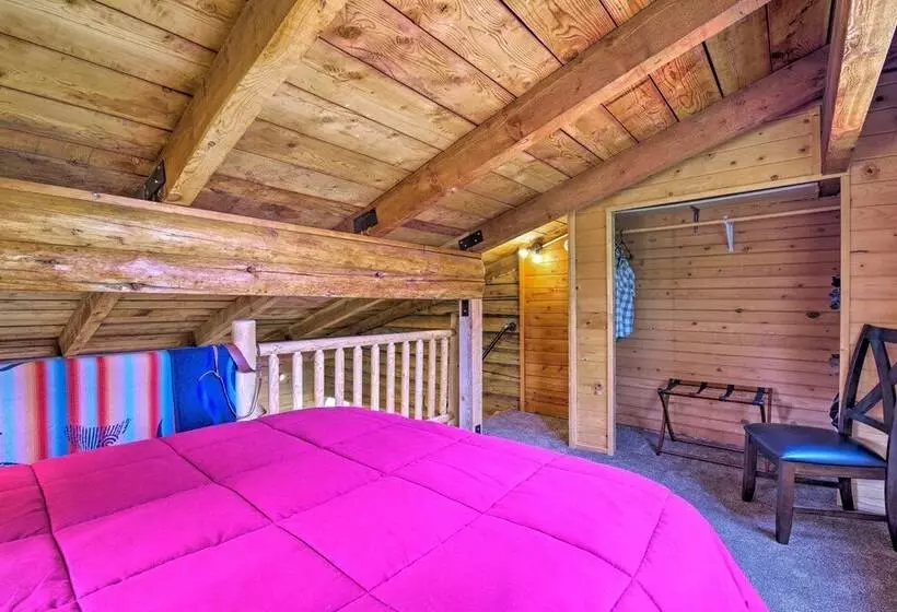 Rustic Idaho Cabin < 10 Mi To Payette Lake!