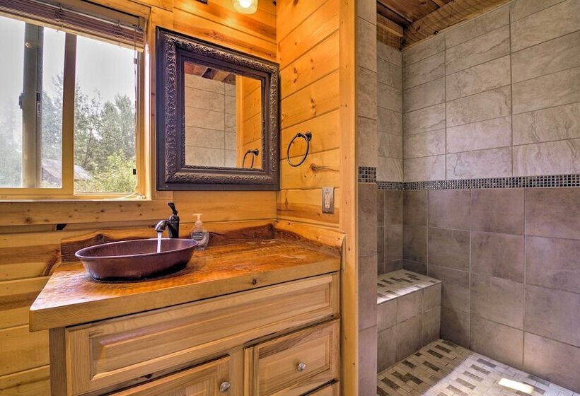 Rustic Idaho Cabin < 10 Mi To Payette Lake!