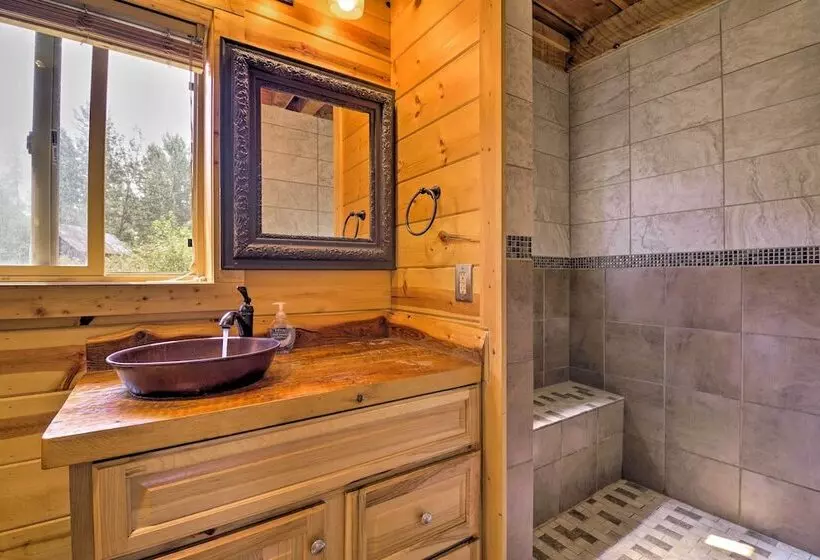 Rustic Idaho Cabin < 10 Mi To Payette Lake!