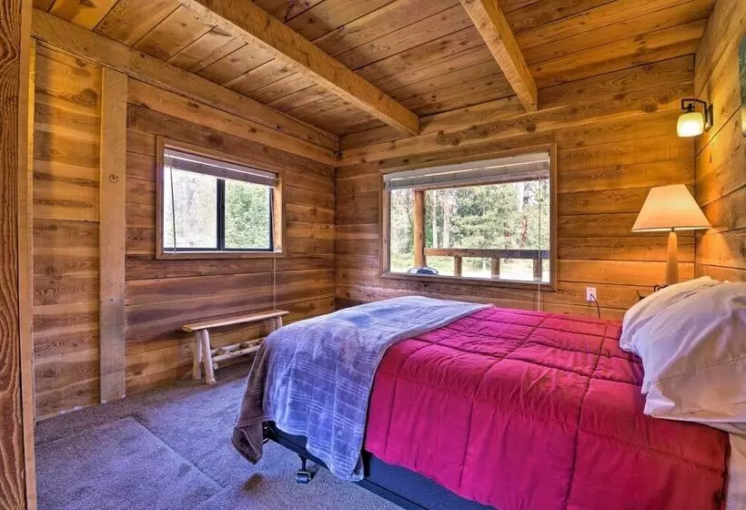 Rustic Idaho Cabin < 10 Mi To Payette Lake!