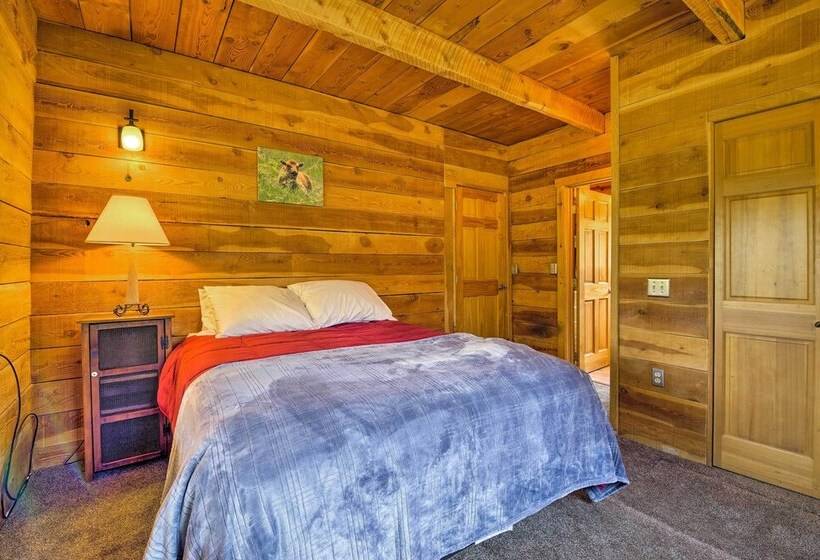 Rustic Idaho Cabin < 10 Mi To Payette Lake!