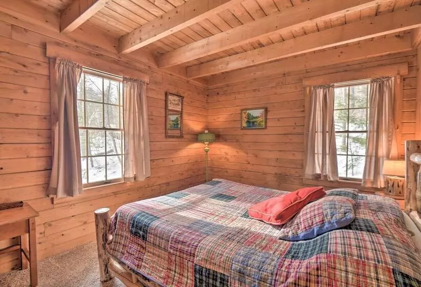 Rustic Madison  Treehouse  Cabin With Game Room!